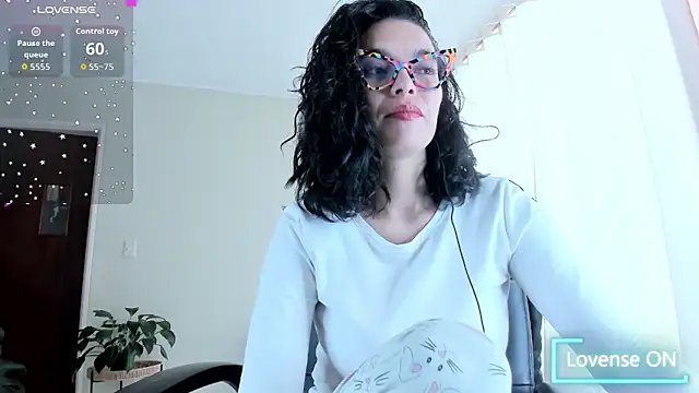 paulinabarnett- online show from June 16, 5:26 pm