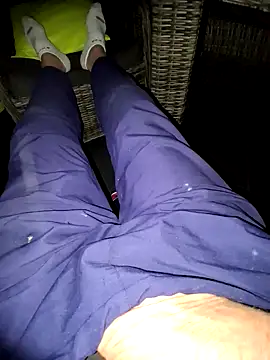 Snapshot of schlonzi81 chatting on October 12, 9:03 pm schlonzi81 online show from October 12, 9:03 pm