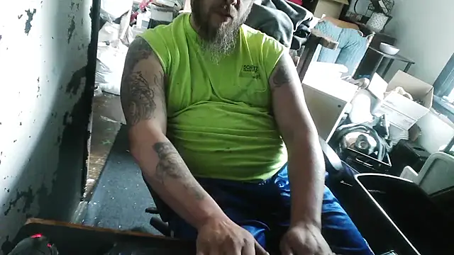 Snapshot of slickwill123 chatting on April 26, 5:43 pm slickwill123 online show from April 26, 5:43 pm