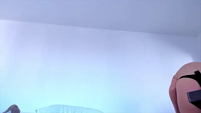 Snapshot of hornyemma__ chatting on January 13, 9:30 am hornyemma online show from January 13, 9:30 am