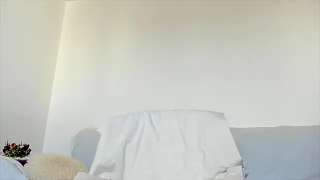 Snapshot of hornyemma__ chatting on March 19, 9:06 am hornyemma online show from March 19, 9:06 am