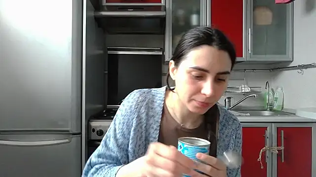 Snapshot of Kashtanka_ chatting on March 4, 6:37 am Kashtanka online show from March 4, 6:37 am