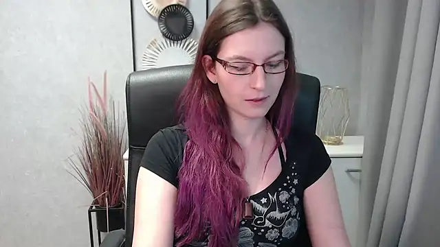 emmaxDelight online show from January 26, 7:42 am