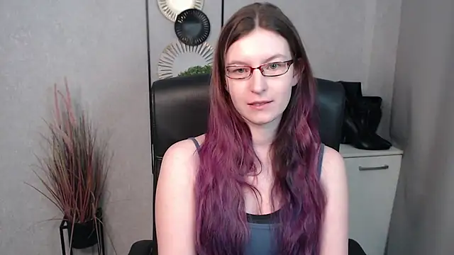 emmaxDelight online show from February 20, 6:39 am