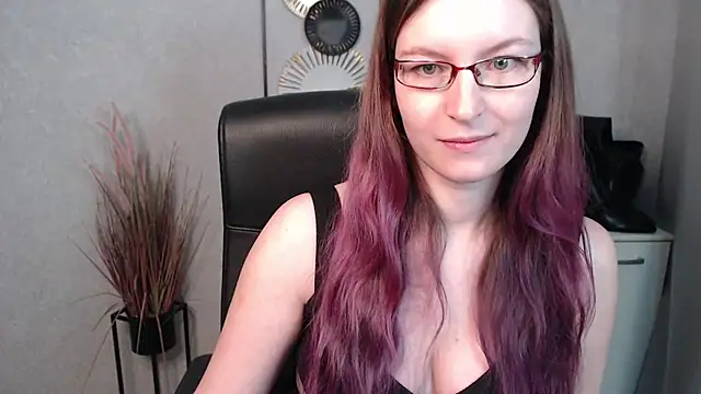 emmaxDelight online show from February 26, 9:42 am