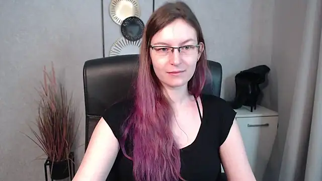 emmaxDelight online show from March 5, 7:27 am