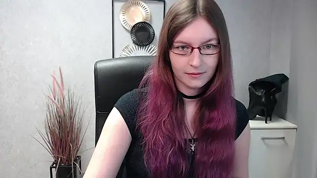 emmaxDelight online show from March 13, 6:37 am