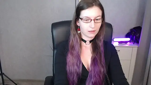 emmaxDelight online show from October 27, 6:28 am