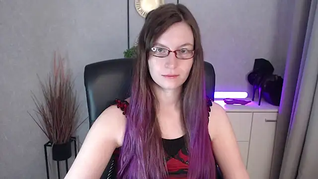 emmaxDelight online show from November 28, 6:27 am