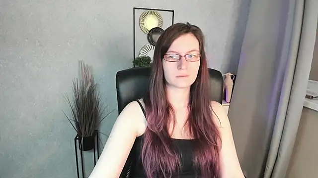 emmaxDelight online show from May 2, 6:18 am