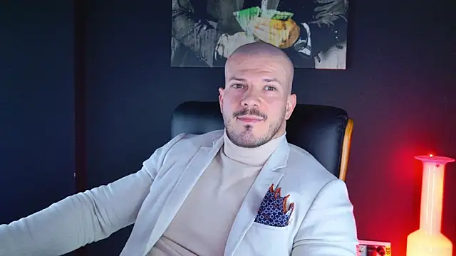 Snapshot of AngeloEric chatting on December 11, 1:28 pm AngeloEric online show from December 11, 1:28 pm