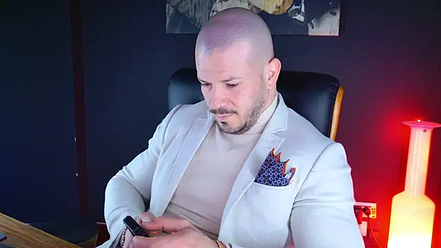 Snapshot of AngeloEric chatting on December 11, 7:36 pm AngeloEric online show from December 11, 7:36 pm