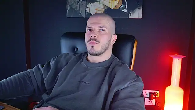 Snapshot of AngeloEric chatting on December 20, 2:05 pm AngeloEric online show from December 20, 2:05 pm