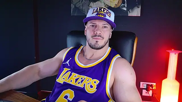 Snapshot of AngeloEric chatting on January 3, 11:01 pm AngeloEric online show from January 3, 11:01 pm