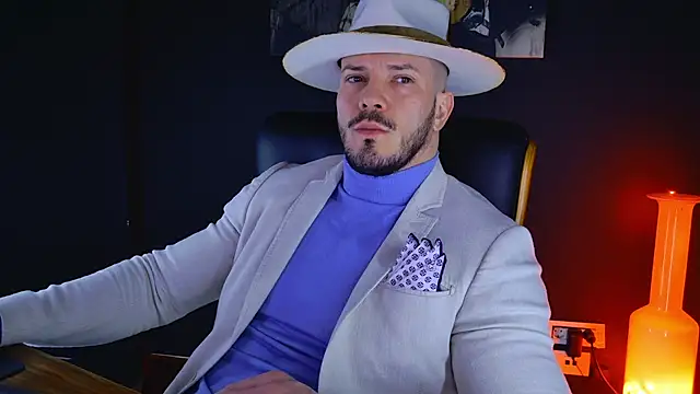 Snapshot of AngeloEric chatting on January 9, 5:34 am AngeloEric online show from January 9, 5:34 am