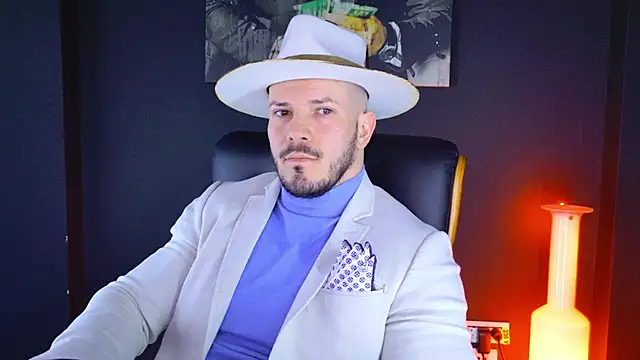 Snapshot of AngeloEric chatting on January 9, 9:06 am AngeloEric online show from January 9, 9:06 am