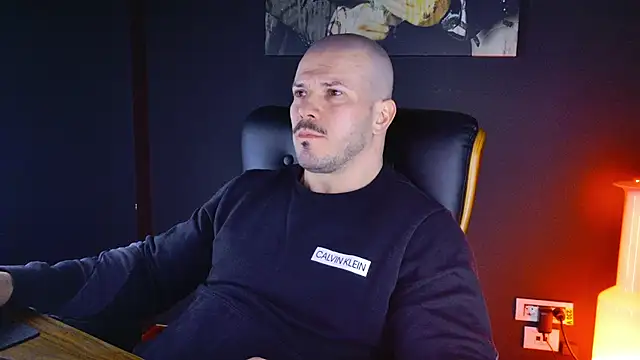 Snapshot of AngeloEric chatting on January 11, 4:25 pm AngeloEric online show from January 11, 4:25 pm