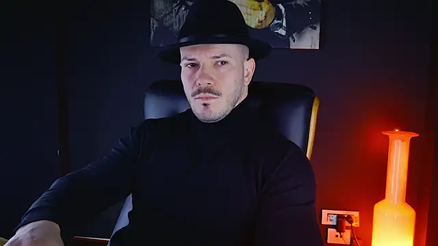 Snapshot of AngeloEric chatting on January 13, 5:12 am AngeloEric online show from January 13, 5:12 am