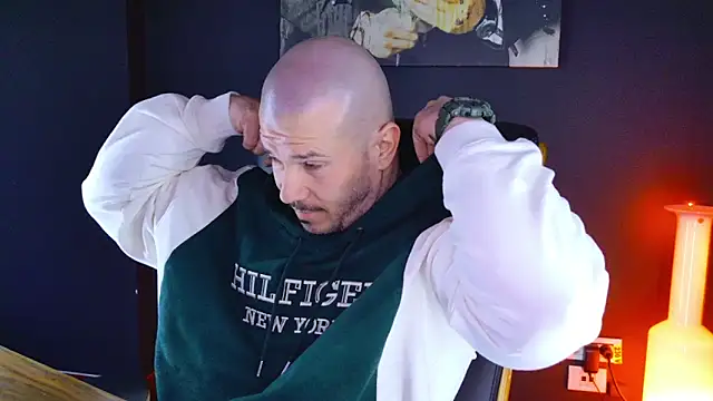 Snapshot of AngeloEric chatting on January 15, 8:30 am AngeloEric online show from January 15, 8:30 am