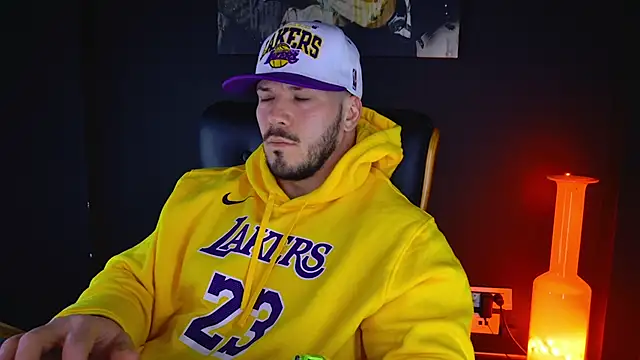 Snapshot of AngeloEric chatting on February 3, 10:58 am AngeloEric online show from February 3, 10:58 am