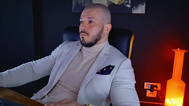 Snapshot of AngeloEric chatting on February 5, 8:00 am AngeloEric online show from February 5, 8:00 am