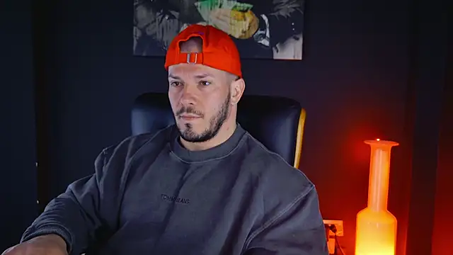 Snapshot of AngeloEric chatting on March 18, 8:25 am AngeloEric online show from March 18, 8:25 am