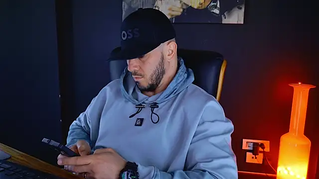 Snapshot of AngeloEric chatting on March 19, 6:03 am AngeloEric online show from March 19, 6:03 am