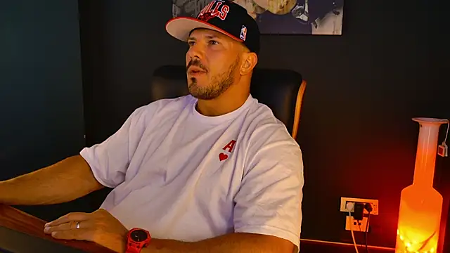 Snapshot of AngeloEric chatting on September 9, 11:54 am AngeloEric online show from September 9, 11:54 am