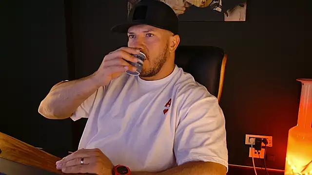 Snapshot of AngeloEric chatting on September 29, 6:40 am AngeloEric online show from September 29, 6:40 am