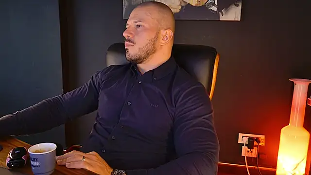 Snapshot of AngeloEric chatting on October 27, 11:58 am AngeloEric online show from October 27, 11:58 am