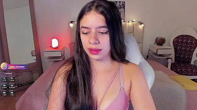 Snapshot of zoe_turnner_18 chatting on October 29, 11:34 am zoe turnner 18 online show from October 29, 11:34 am