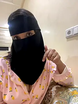 Snapshot of jijijoudia chatting on September 20, 12:22 am jijijoudia online show from September 20, 12:22 am