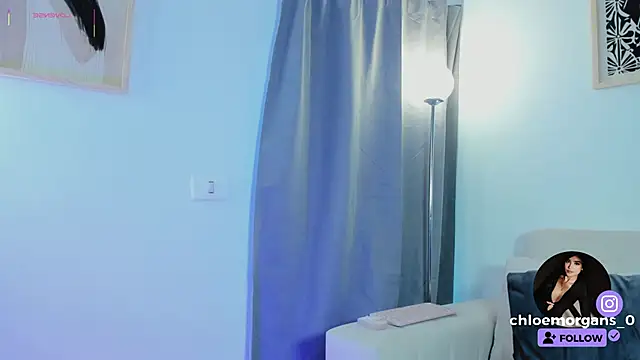 Chloe Morgans online show from December 3, 1:42 pm