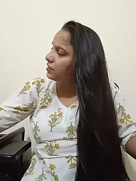 Snapshot of Simran-Kaur143 chatting on July 12, 10:39 am Simran-Kaur143 online show from July 12, 10:39 am