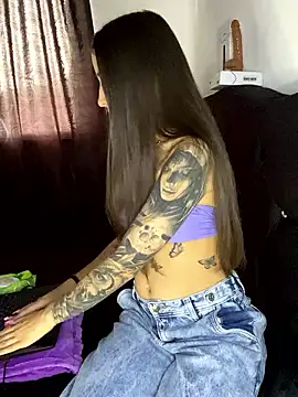 Snapshot of _Luuna chatting on November 23, 6:19 pm Luuna online show from November 23, 6:19 pm