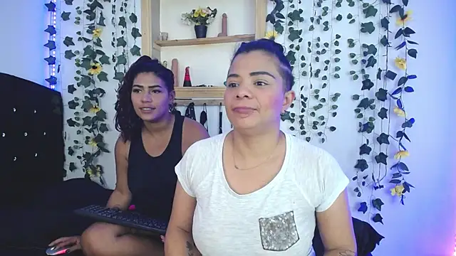 Snapshot of kaylie_dakota chatting on October 18, 2:18 pm kaylie dakota online show from October 18, 2:18 pm