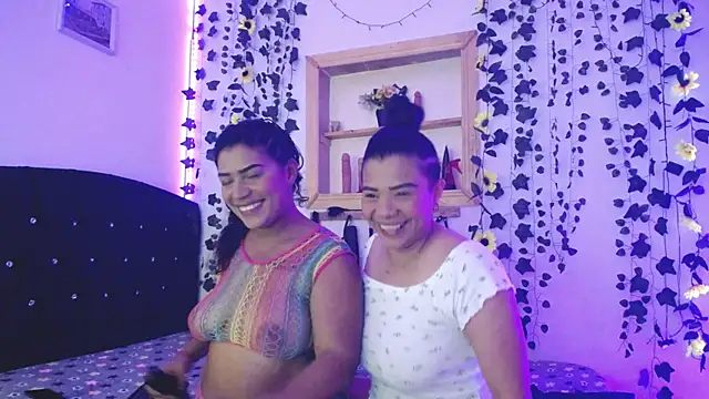 Snapshot of kaylie_dakota chatting on October 25, 1:02 am kaylie dakota online show from October 25, 1:02 am