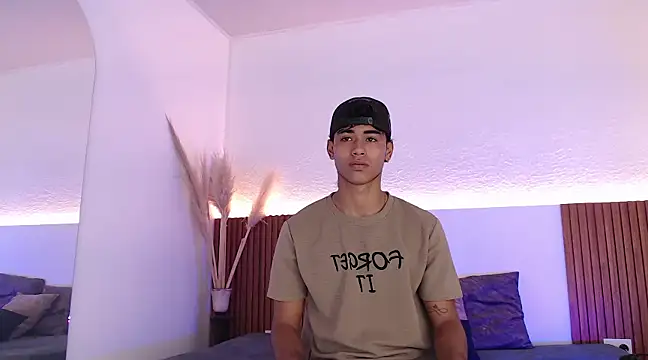 Snapshot of zander_2120 chatting on January 31, 2:07 pm zander 2120 online show from January 31, 2:07 pm