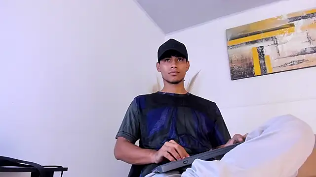 Snapshot of zander_2120 chatting on October 4, 1:42 pm zander 2120 online show from October 4, 1:42 pm