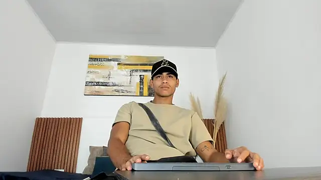 zander 2120 online show from February 21, 2:18 pm