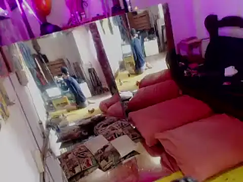 laye19 online show from January 31, 6:47 pm