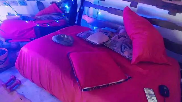 laye19 online show from March 8, 3:39 am