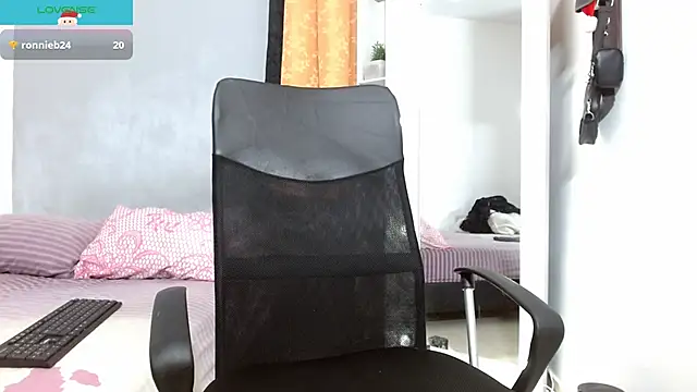 Snapshot of jeff_ross chatting on December 29, 10:03 pm jeff ross online show from December 29, 10:03 pm