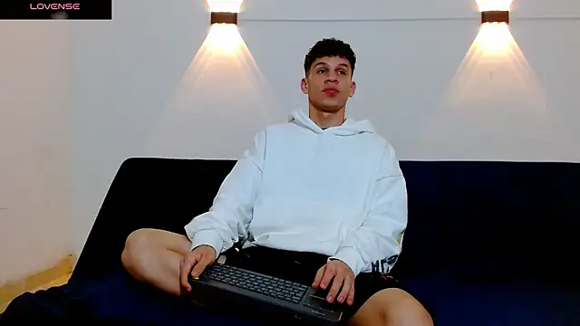 Snapshot of jeff_ross chatting on December 20, 10:55 am jeff ross online show from December 20, 10:55 am