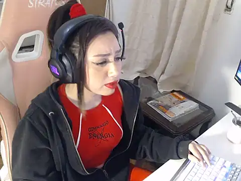 bonniedelicius online show from June 26, 11:42 pm
