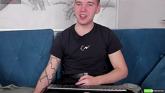 ArthurWhitee online show from March 11, 3:48 am