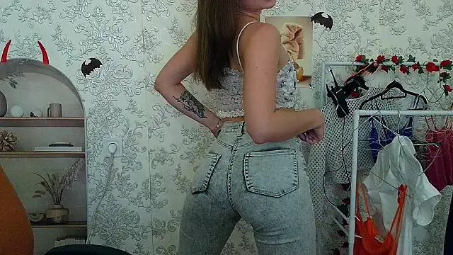 Snapshot of _Barbie_Kiss_ chatting on November 1, 10:39 am Barbie Kiss online show from November 1, 10:39 am