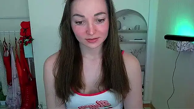  Barbie Kiss  online show from May 8, 9:58 am
