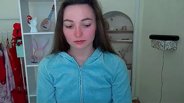  Barbie Kiss  online show from May 31, 2:46 pm