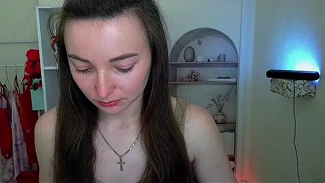  Barbie Kiss  online show from June 2, 5:42 am